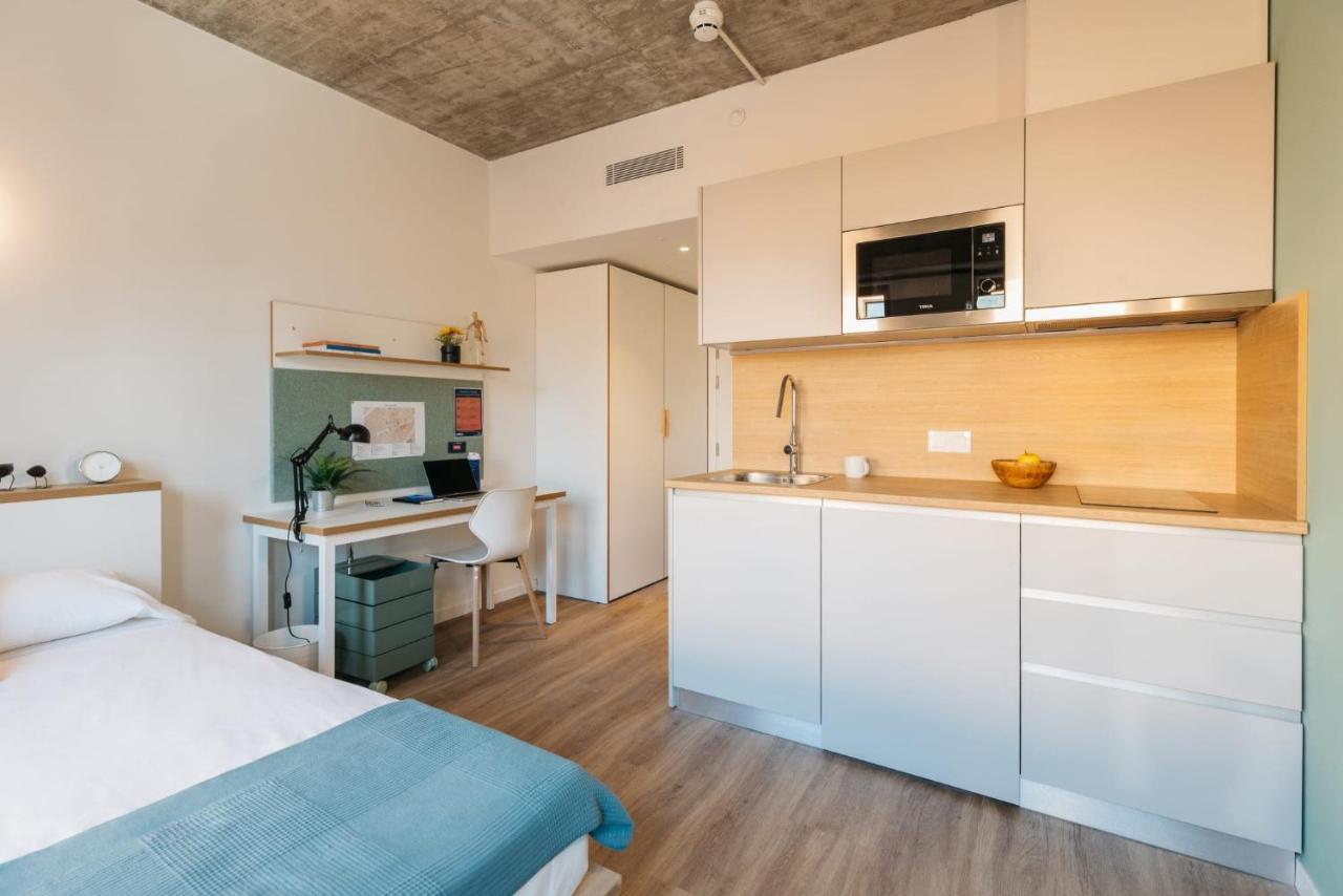 Pallars Student Accommodation: Spacious Studios for Barcelona Students Exterior photo