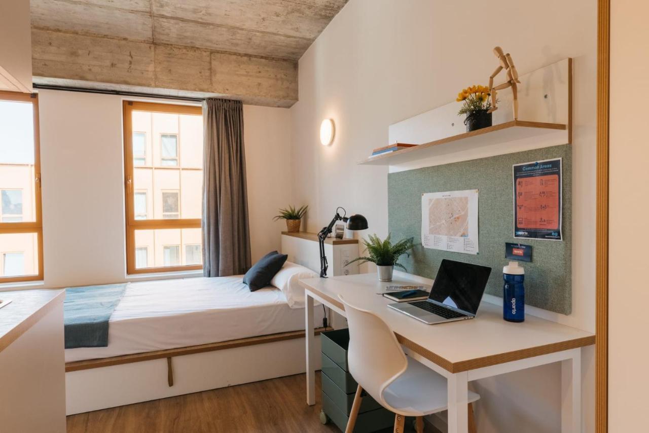 Pallars Student Accommodation: Spacious Studios for Barcelona Students Exterior photo